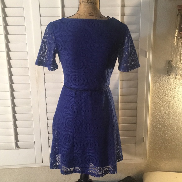 2/$15 | ENFOCUS PETITE | ROYAL BLUE | LACE DRESS | SIZE 6P - Picture 2 of 5